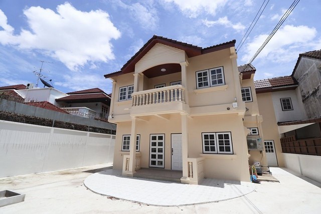 บ้านเดี่ยวให้เช่า ซอย รามคำแห่ง 36/1บ้านrenovateใหม่ 103ตรว 5นอน 5น้ำ 1ครัว 30,000ต่อเดือน
