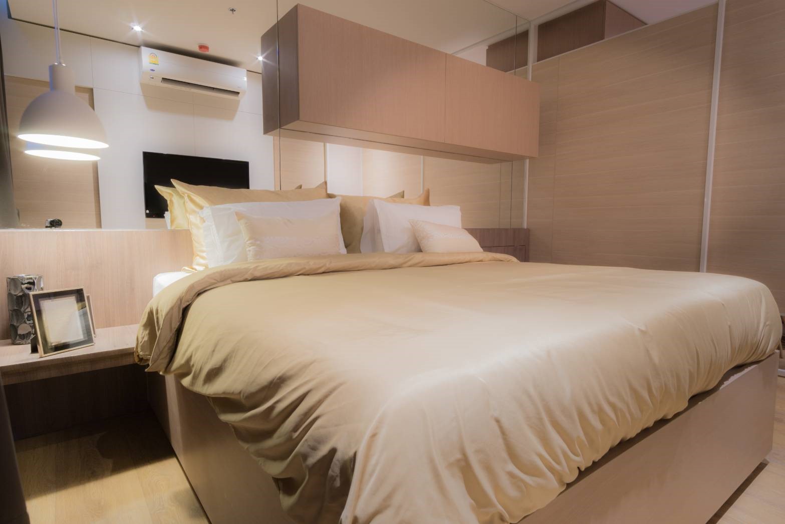 ให้เช่าCondo Park 24  bts พร้อมพง studio ชั้น23 ราคา18,000 1bed   0972989594 