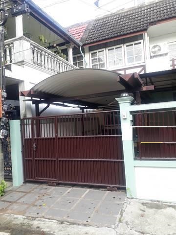 ขายและให้เช่าทาวน์เฮ้าส์ 2 ชั้น ซอยลาดพร้าว 93 หมู่บ้านประชากรไทย เฟอร์ครบพร้อมอยู่