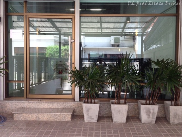 ให้เช่าโฮมออฟฟิส 4.5 ชั้น 300 ตร.ม. สาทรซอย 1 Loft Style ใกล้ MRT ลุมพินี และ MRT คลองเตย 