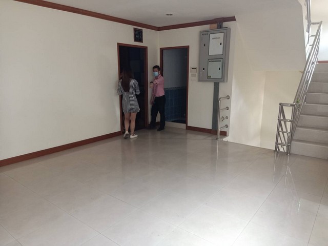 รหัสC3583 ให้เช่าอาคารพาณิชย์ 2คูหา 6ชั้นครึ่ง ใกล้BTS ตากสิน ถนนเจริญกรุง 