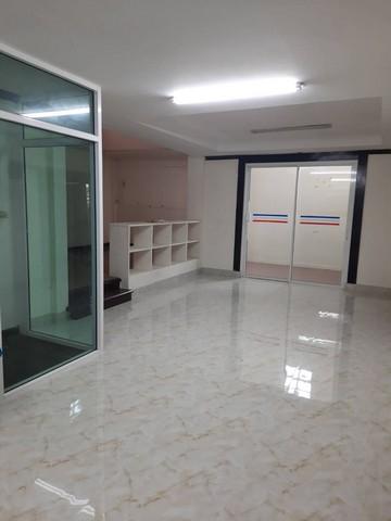 ให้เช่าบ้านเดี่ยว 2 ชั้น 36 ตรว. ลาดพร้าววังหิน ใกล้แม็คโครลาดพร้าววังหิน เหมาะทำออฟฟิศ เนอสเซอรี่