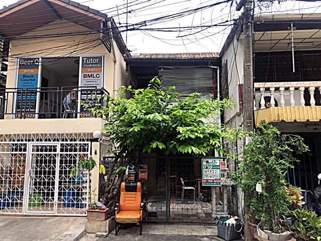 ขาย ทาวน์เฮ้าส์ 2 ชั้น ลาดพร้าว ซ.1 แยก 1 ขนาด 14.9 ตร.วา 2 ชั้น