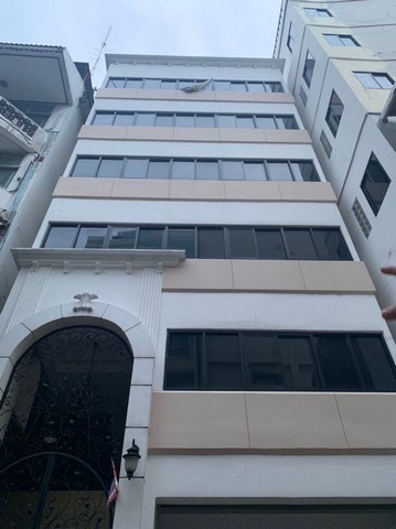 รหัสC3594 ให้เช่าพื้นที่สำนักงานขนาด 110ตรม  ถนนสีลมใกล้ BTS ศาลาแดง เดินได้สบาย