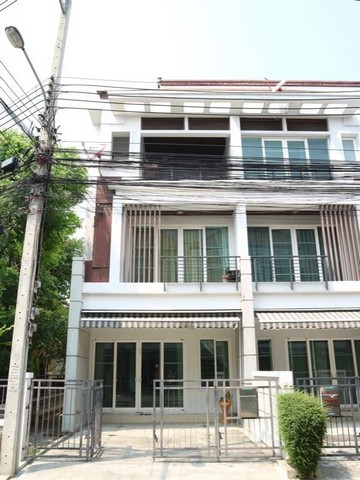 รหัสC3589 ให้เช่าทาวน์โฮม 3ชั้น บ้านกลางเมือง เออร์บาเนี่ยน ลาดพร้าว ถนนลาดปลาเค้า