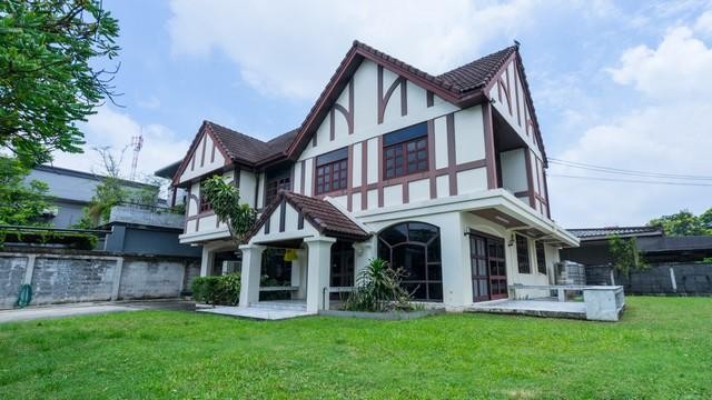 For Rent บ้านเดี่ยว 2 ชั้น มีพื้นที่สนามหญ้า ลาดพร้าว102 ใกล้อิมพีเรียลเวิลด์ 