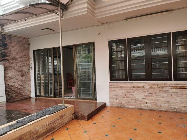 For Rent ทาวน์เฮาส์ 2 ชั้น บ้านหลังมุม ซอยลาดพร้าว 80 แยก 22 ซอยทะลุห้วยขวางได้