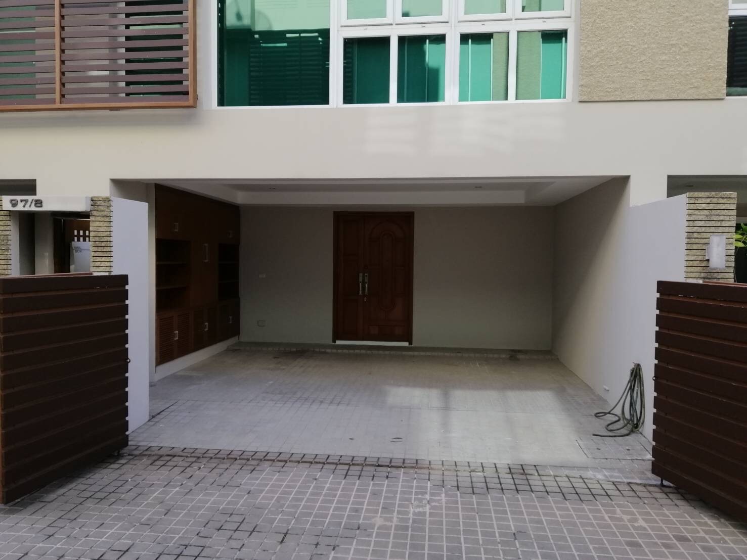 parklane.Town Home for rent.3 Storey.Near BTS Ekkamai.