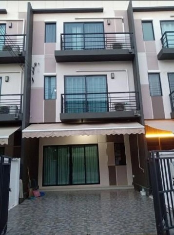 C1388 ให้เช่าทาวน์โฮม 3 ชั้น โครงการบ้านกลางเมือง นวมินทร์42  ย่านนวมินทร์