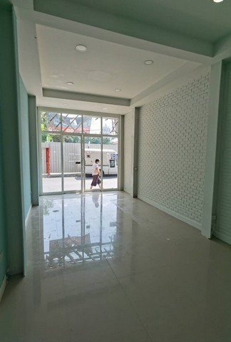 C1383 ให้เช่าอาคารพาณิชย์ 3ชั้น ซอยพิพัฒน์ ย่านสีลม ตกแต่งสวยงาม