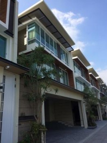 ขาย-ให้เช่าบ้านเดี่ยว 3 ชั้นใจกลางเมือง โครงการ ไอ ไนน์ พหลโยธิน