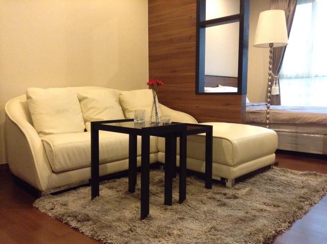 Ivy Thonglor calm clean beautiful room floor 12 BTS Thonglor