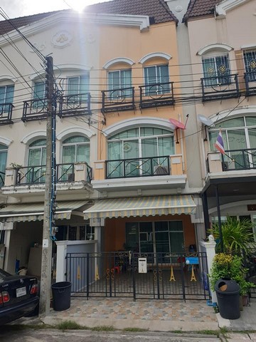 ให้เช่าทาวน์โฮม 3 ชั้นครึ่ง บ้านกลางเมืองเดอะปารีส พระราม 9 กรุงเทพกรีฑา7
