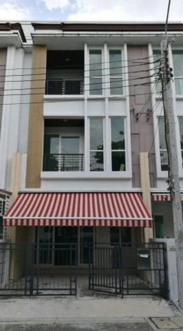 ให้เช่าทาวน์โฮม 3 ชั้น ห้องมุม บ้านกลางเมือง S-Sense พระราม9-ลาดพร้าว ใกล้ทางด่วน เฟอร์พร้อมอยู่