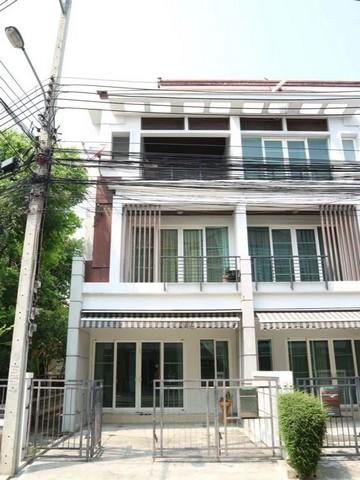 ให้เช่าทาวน์โฮม บ้านกลางเมือง เออร์บาเนี่ยน ลาดพร้าว ถนนลาดปลาเค้า 3ชั้น 3นอน 3น้ำ 26,000ต่อเดือน