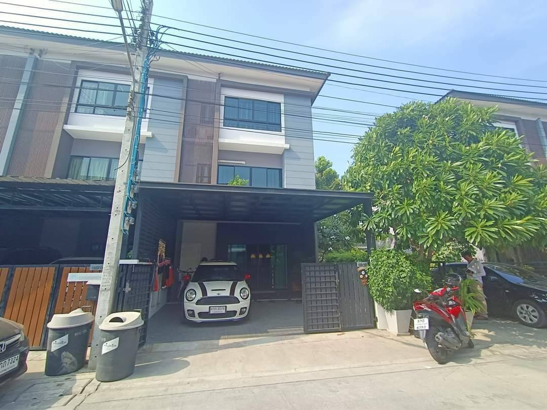 ขายทาวน์โฮม 3 ชั้น(หลังมุม) หมู่บ้าน เดอะคอนเนคอัพ 3the connect up 3 ลาดพร้าว 126 สวย พร้อมอยู่
