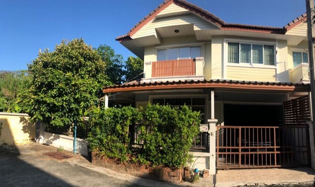 B254 ให้เช่าทาวน์เฮ้าท์ 2 ชั้น หลังมุม หมู่บ้านไดมอนด์ แกรนด์ วิลล์ ถนนสุขาภิบาล5 ซอย63/1