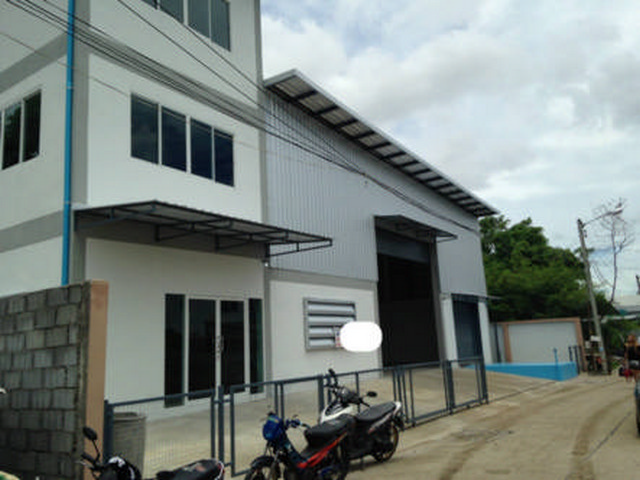 ให้เช่าโกดัง ซอยโยธินพัฒนา  พร้อมออฟฟิต 3 ชั้น พื้นที่ 770 ตรม. 