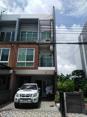 ขายบ้านสวย ขายทาวน์โฮม 3 ชั้น สภาพดี หมู่บ้านกรีนีชรามอินทรา น่าอยู่มากจ้า อากาศถ่ายเทสะดวก กทม.