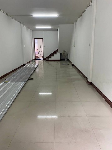 รหัสC3620 ให้เช่าอาคารพาณิชย์ 2ชั้น ถนนสุทธิสาร อินทามาระ มีที่จอดรถด้านหลัง