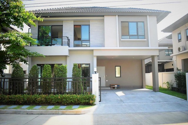 ขายด่วนบ้านเดี่ยว 2 ชั้น 50 ตรว. ไลฟ์ บางกอก บูเลอวาร์ด วงแหวน-พระราม9 ใกล้ แอร์พอร์ตลิงค์ ทับช้าง
