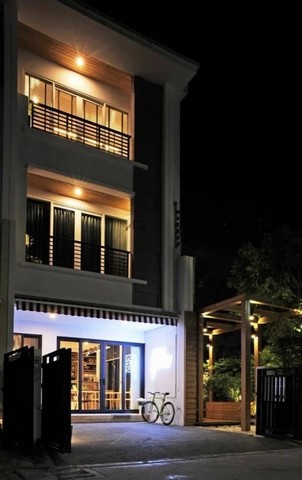 ขายทาวน์โฮม บ้านกลางเมือง S-Sense พระราม9 -ลาดพร้าว เนื้อที่ 31 ตรว 3 นอน 3 น้ำ เฟอร์นิเจอร์บิ้วอิน