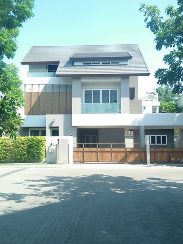 ขายบ้านเดี่ยว3ชั้นโครงการไพรเวทเนอวาน่าเลียบด่วนเอกมัย-รามอินทรา บ้านใหม่ไม่เคยเข้าอยู่ 