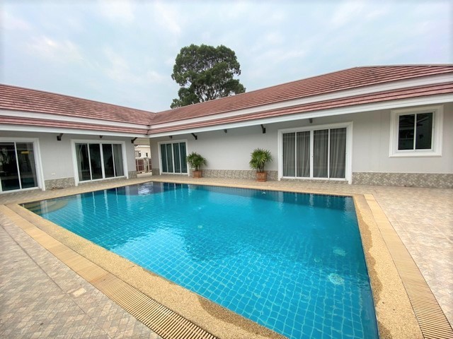 ขาย Pool Villa บางเสร่ สัตหีบ ชลบุรี หมู่บ้านโชคชัย4 (Chokchai 4 Bangsaray) มองเห็นสระน้ำทุกห้องนอน