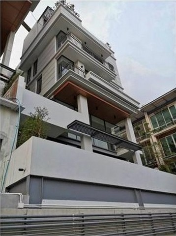 รหัสC3549 ขายบ้านต่ำกว่าราคาประเมินโครงการ 649 Residence สุขุมวิท พร้อมลิฟท์และสระว่ายน้ำ 