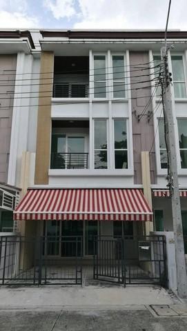 For Rent ทาวน์โฮม 3 ชั้น บ้านกลางเมือง เออร์บาเนี่ยน พระราม 9-ลาดพร้าว