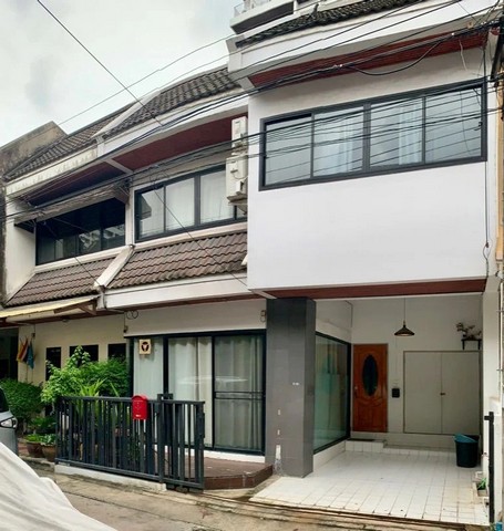 รหัสC3625 ให้เช่าทาวน์เฮ้าส์ 2ชั้น ทำเลใจกลางเมืองย่านสุขุมวิท ทองหล่อ