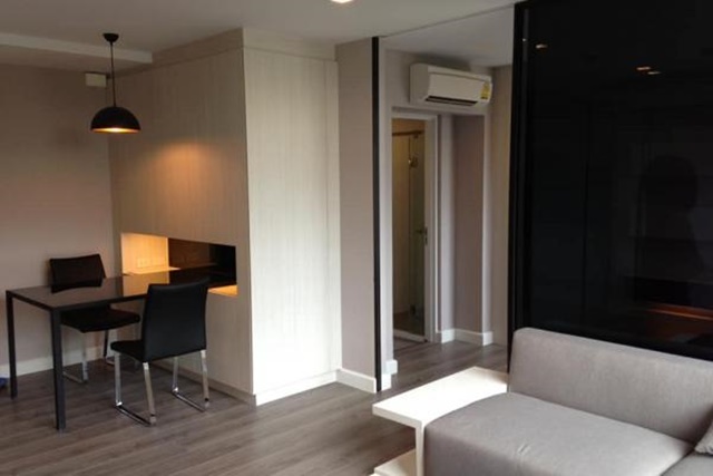 เช่าคอนโด เดอะรูม สุขุมวิท 40 [The Room Sukhumvit 40] 1 Bed Owner อยากรีบปล่อย