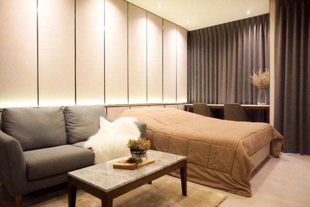 Rhythm Sukhumvit 36 quiet beautiful view 18th floor BTS Thonglor