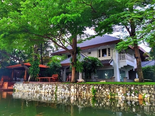 ให้เช่าบ้านเดี่ยว2ชั้ร หรูสไตล์สเปน Lake Side Villa 1 ถนนบางนา-ตราด กม.5