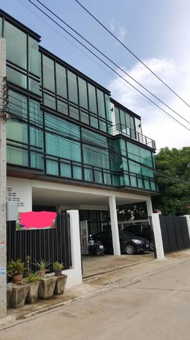รหัสC3572 ให้เช่าอาคาร 3ชั้น พร้อมโกดังเก็บสินค้าและห้องพัก ถนนลาดพร้าว101