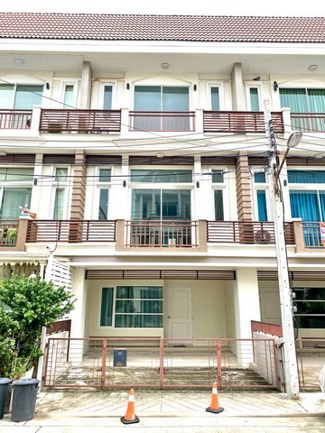 รหัสC3563 ให้เช่าทาวน์โฮม 3ชั้น โครงการพรีเมี่ยมเพลส5 ซอยนวลจันทร์ รามอินทรา40