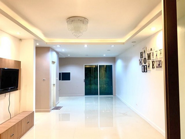 T0590   ขายทาว์นโฮม 3 ชั้น โครงการทาวน์อเวนิว Town Avenue พุทธบูชา ซอย 9 เนื้อที่ 21 ตรว 3 ห้องนอน 