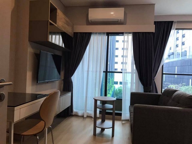 Condo for Rent near MRT Phetchaburi CBD, near Office building