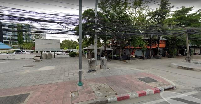 ให้เช่าอาคารพาณิชย์ 2ชั้น ติดถนนศรีนครินทร์ ที่จอดรถมีหลายคัน เนื้อที่ 25ตรว 2น้ำ 40,000ต่อเดือน
