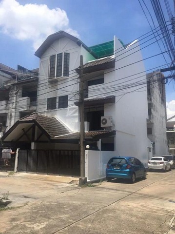 ให้เช่าทาวน์เฮาส์ 4 ชั้น ม. รามา ปรีดีพนมยงค์ สุขุมวิท71 ใกล้แอร์พอร์ตลิ้งค์ รามคำแหง