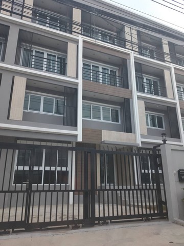  ให้เช่าโฮมออฟฟิศสร้างใหม่ 350 ตรม ใกล้ซีคอนศรีนครินทร์